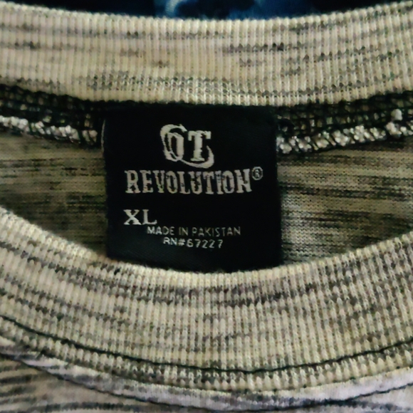 revolution extra large shirt - Picture 3 of 3
